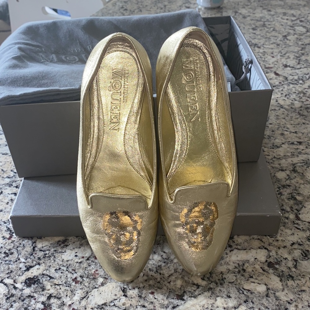 Alexander McQueen gold skull loafers size 37